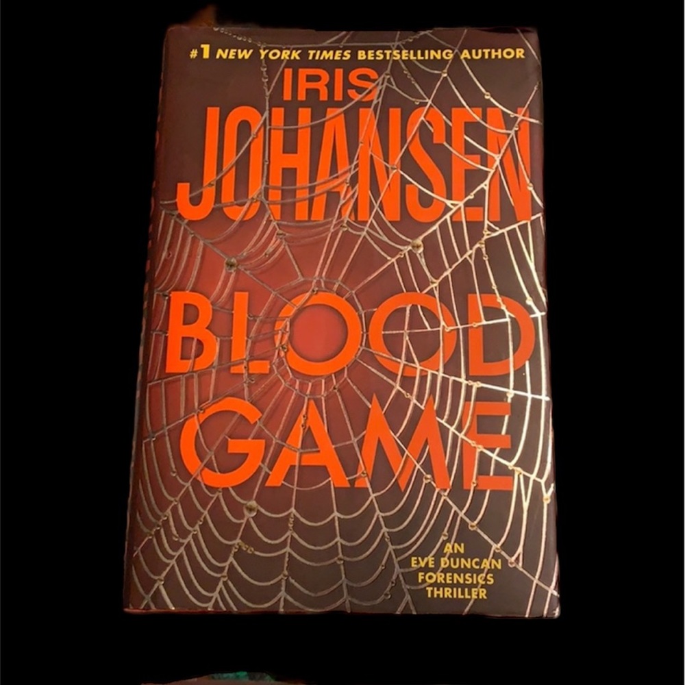 Crime mystery. Blood Game Iris Johansen